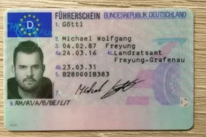 Kaufen Sie einen authentischen deutschen Führerschein - fuhrerscheinn